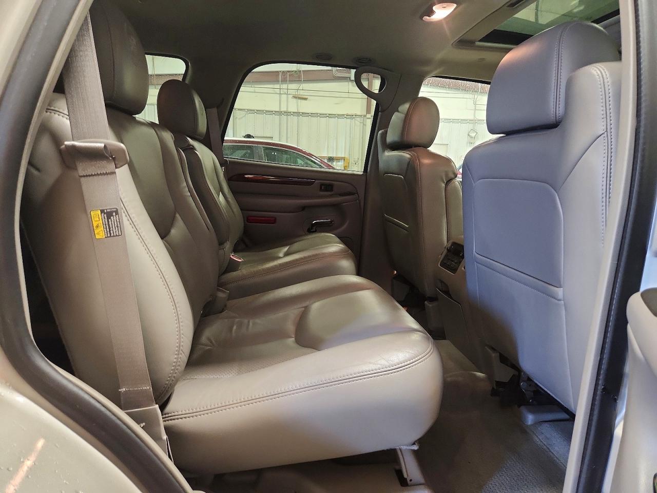 2005 CADILLAC ESCALADE LUXURY photo 19