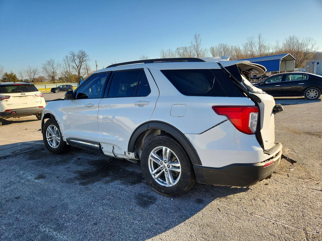 2020 FORD EXPLORER XLT photo 3
