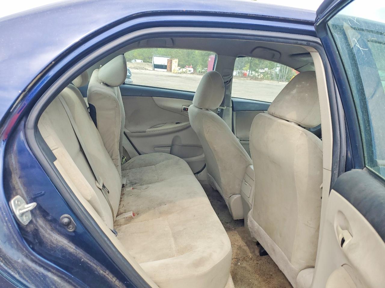 2013 TOYOTA COROLLA L photo 10