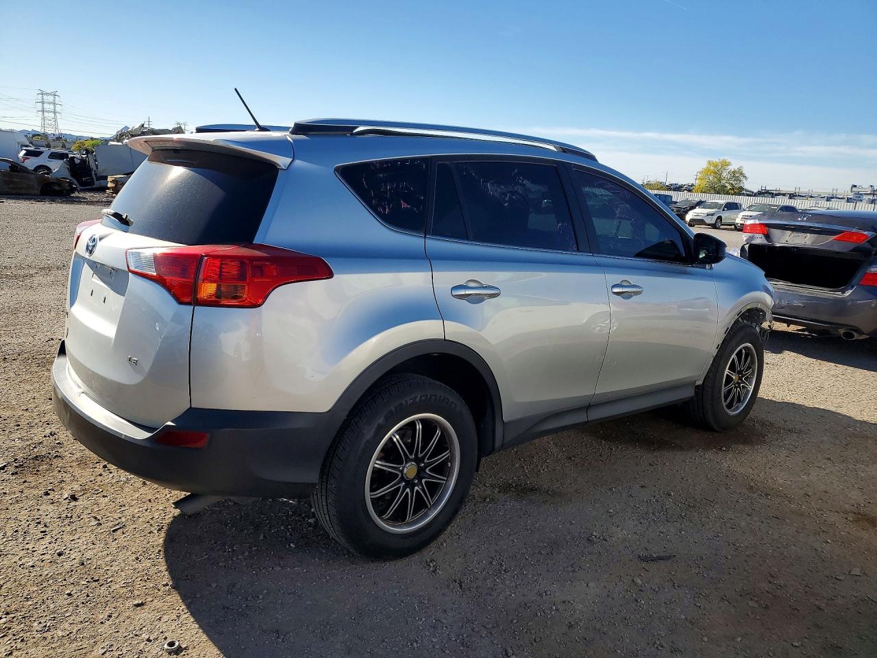 2013 TOYOTA RAV4 LE photo 7