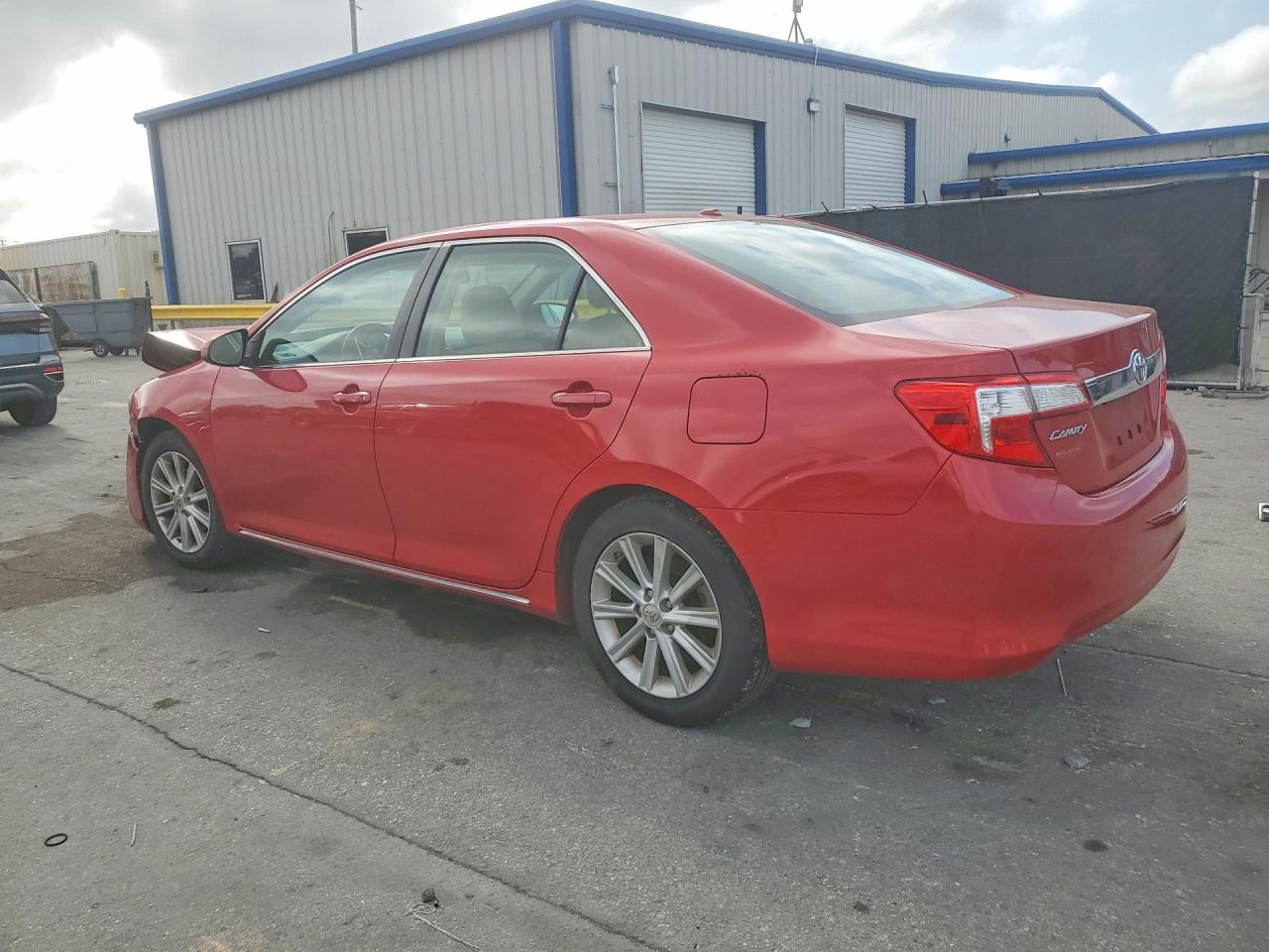 2012 TOYOTA CAMRY XLE photo 2