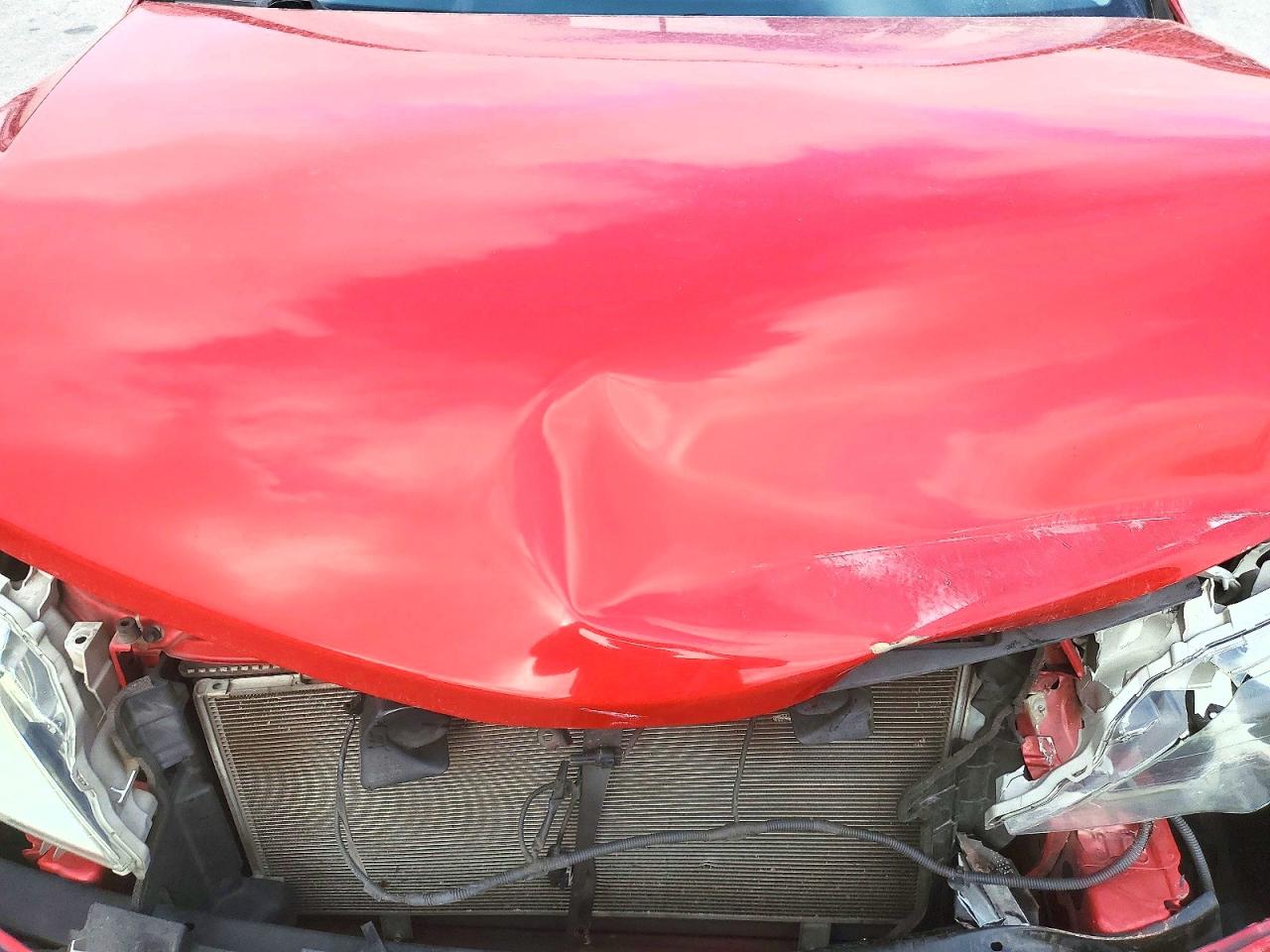 2012 TOYOTA CAMRY XLE photo 11