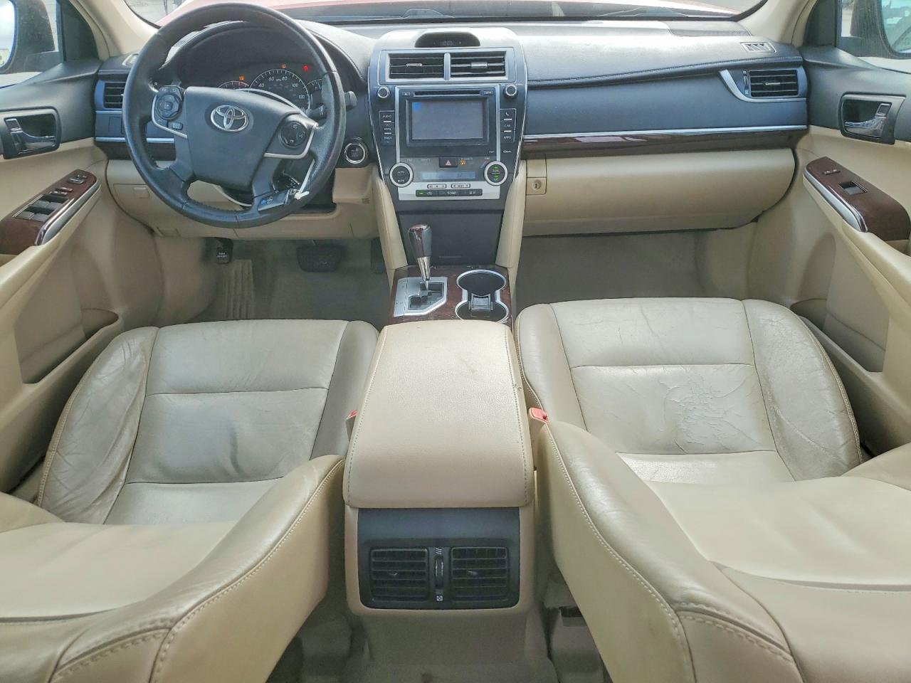 2012 TOYOTA CAMRY XLE photo 8