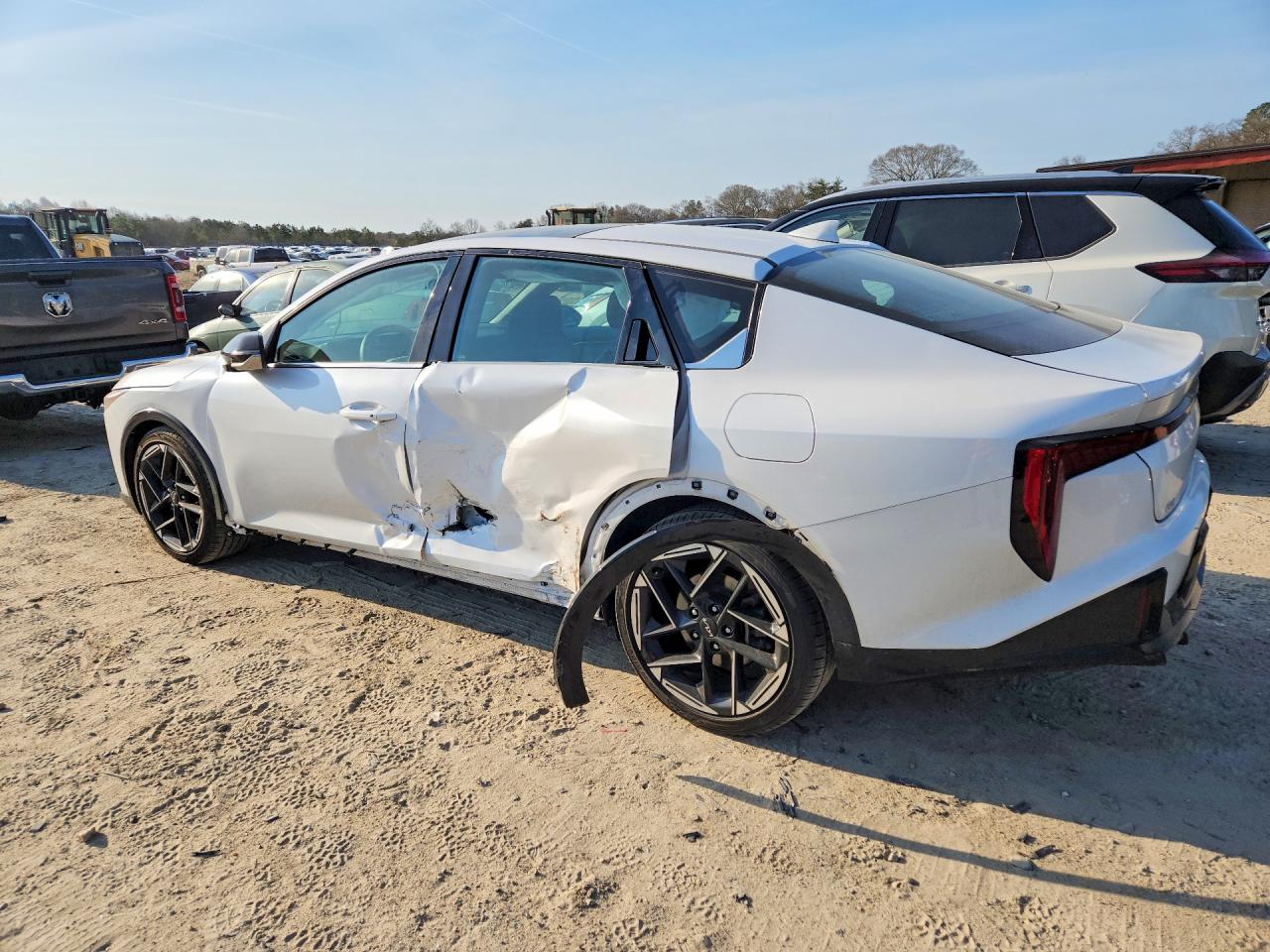 2025 KIA K4 GT-LINE photo 3