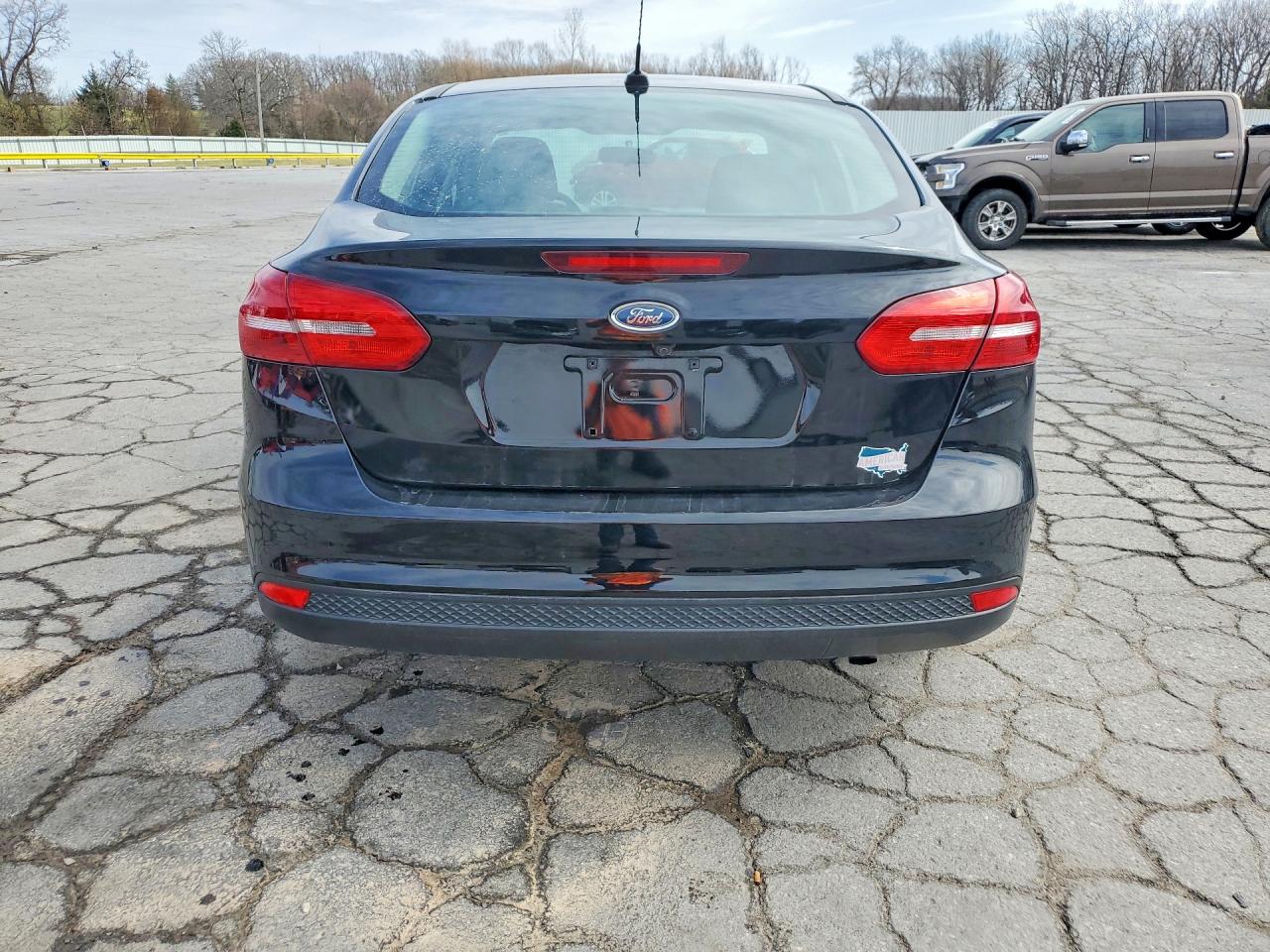 2017 FORD FOCUS SE photo 11