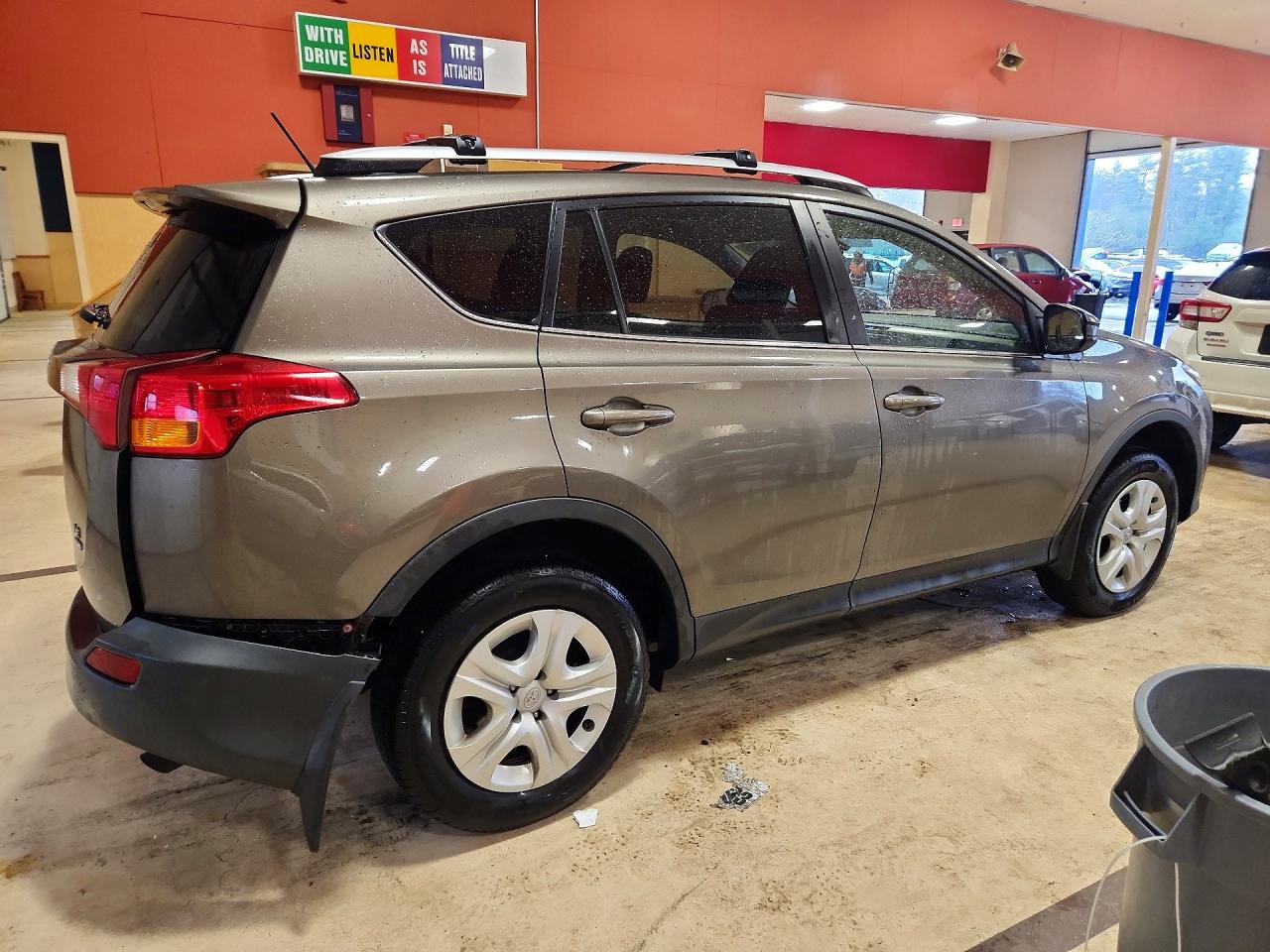 2014 TOYOTA RAV4 LE photo 3