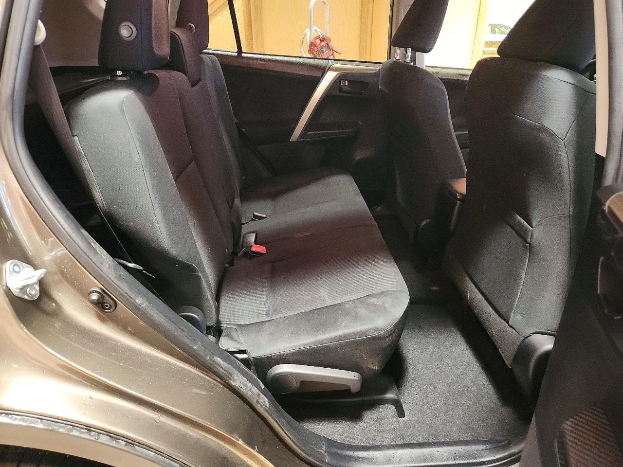 2014 TOYOTA RAV4 LE photo 11