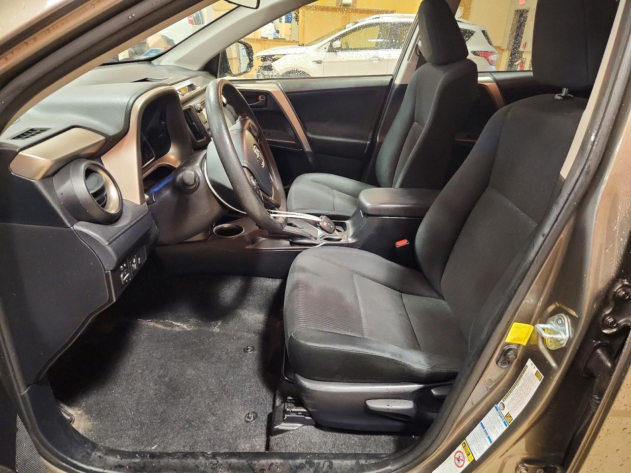 2014 TOYOTA RAV4 LE photo 7