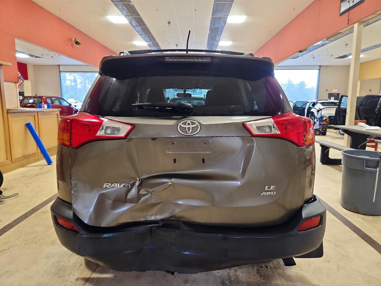 2014 TOYOTA RAV4 LE photo 6