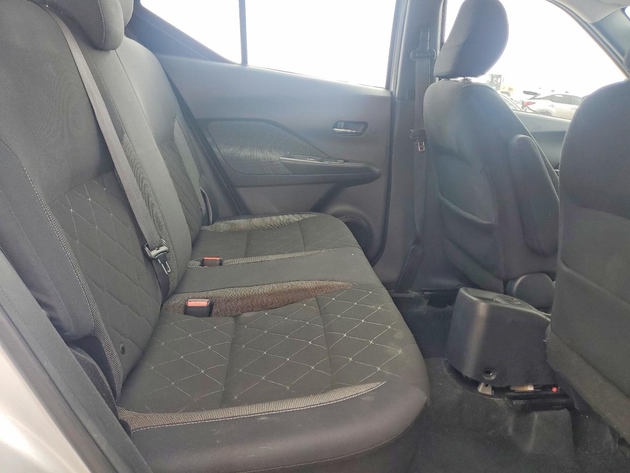 2018 NISSAN KICKS SV photo 31