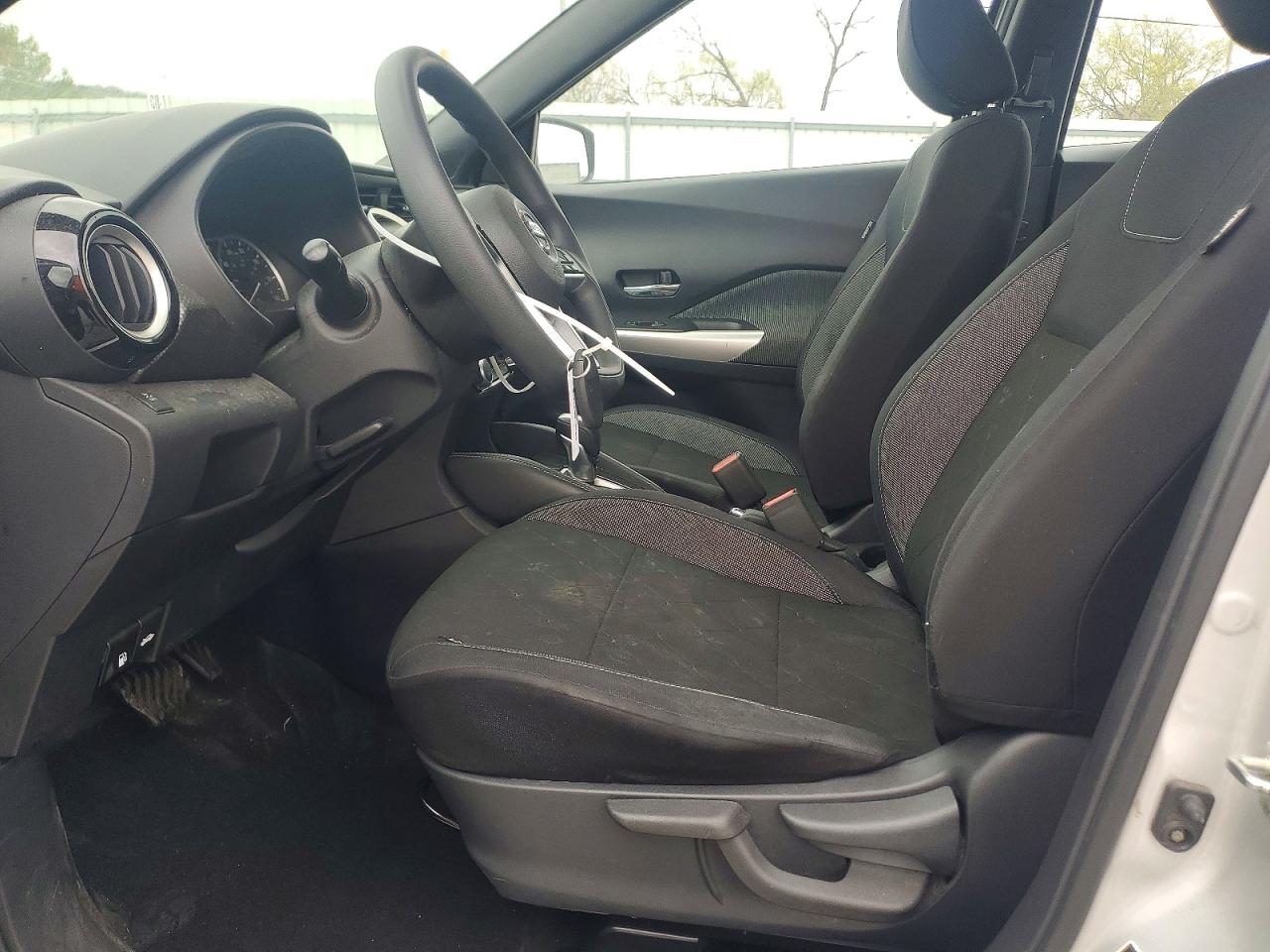 2018 NISSAN KICKS SV photo 19