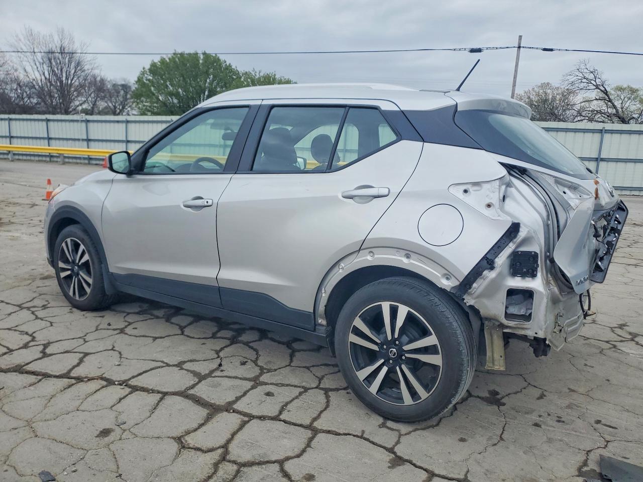 2018 NISSAN KICKS SV photo 4