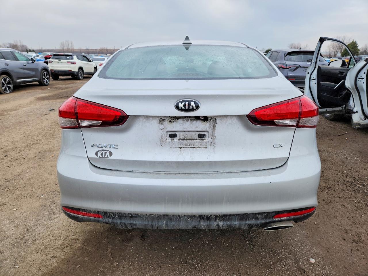 2017 KIA FORTE EX photo 11