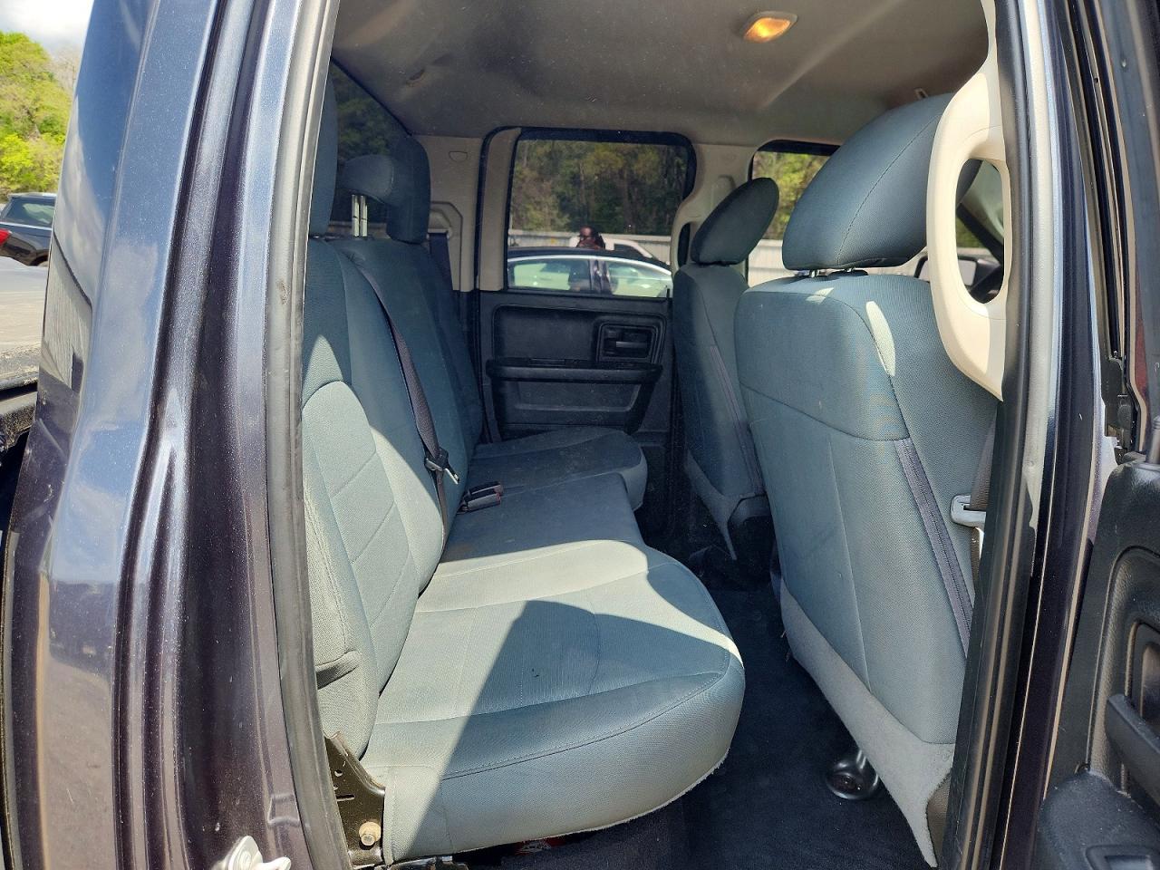 2018 RAM 1500 ST photo 19