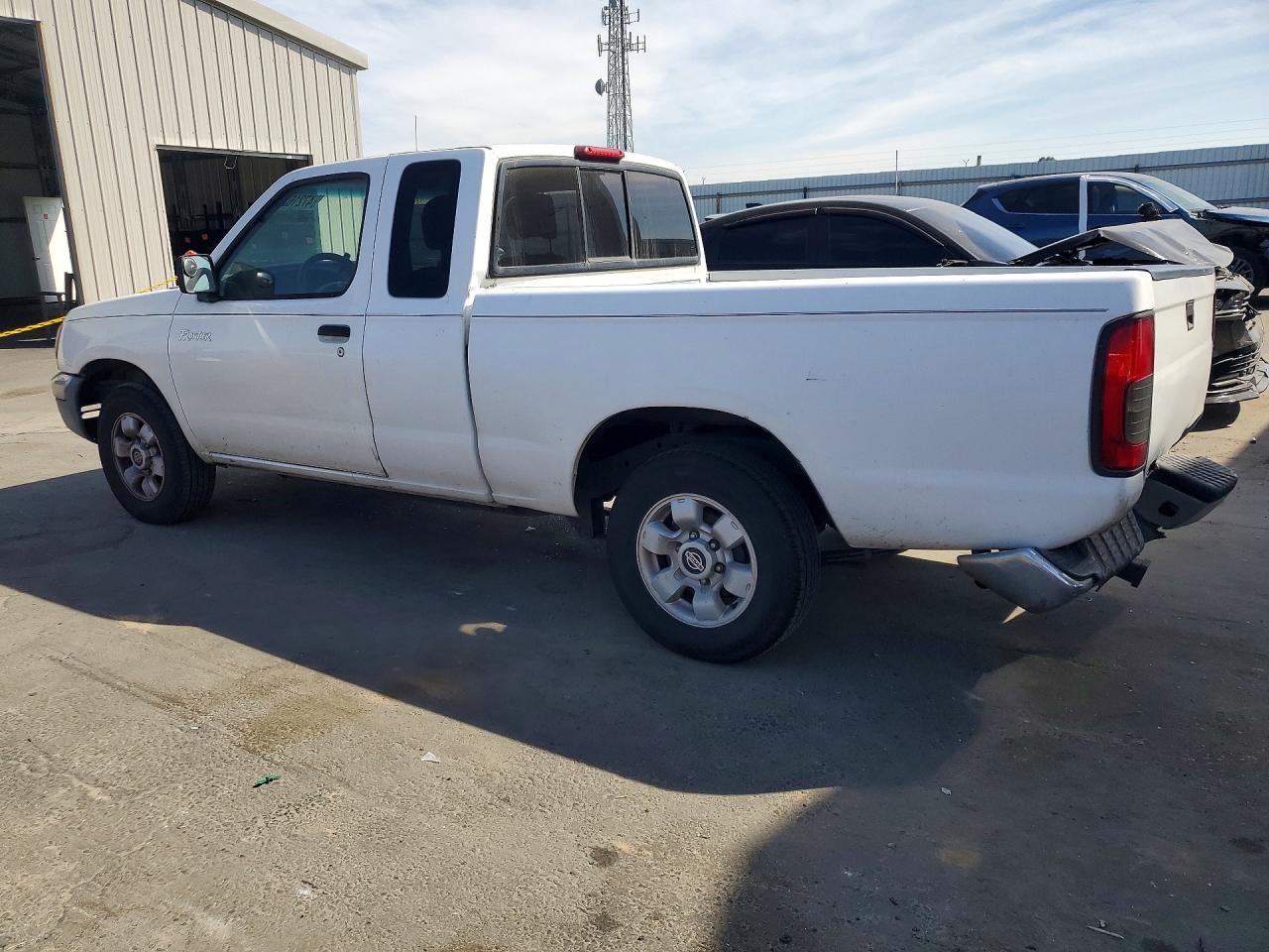 2000 NISSAN FRONTIER XE photo 3