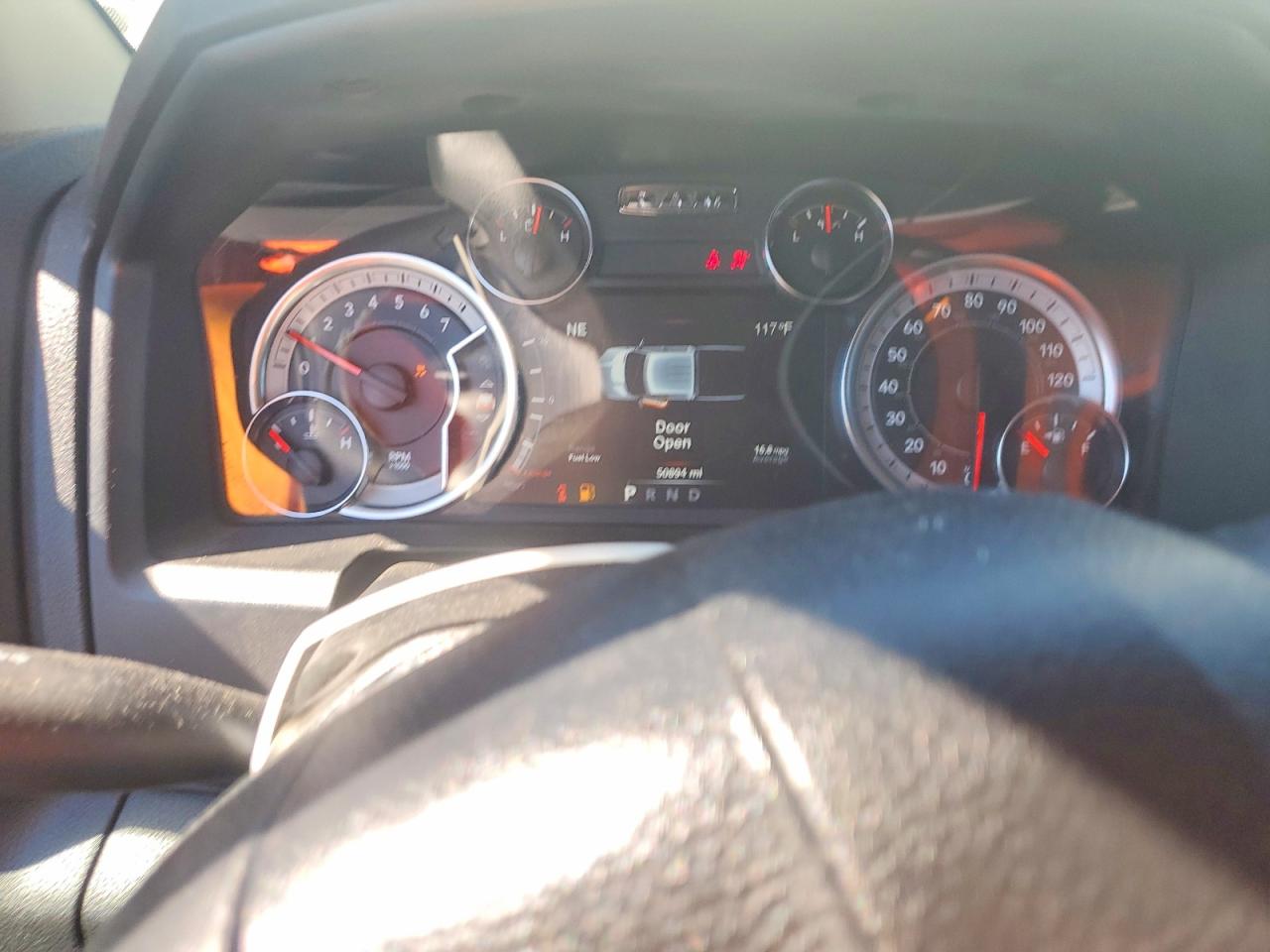 2022 RAM 1500 CLASSIC photo 25