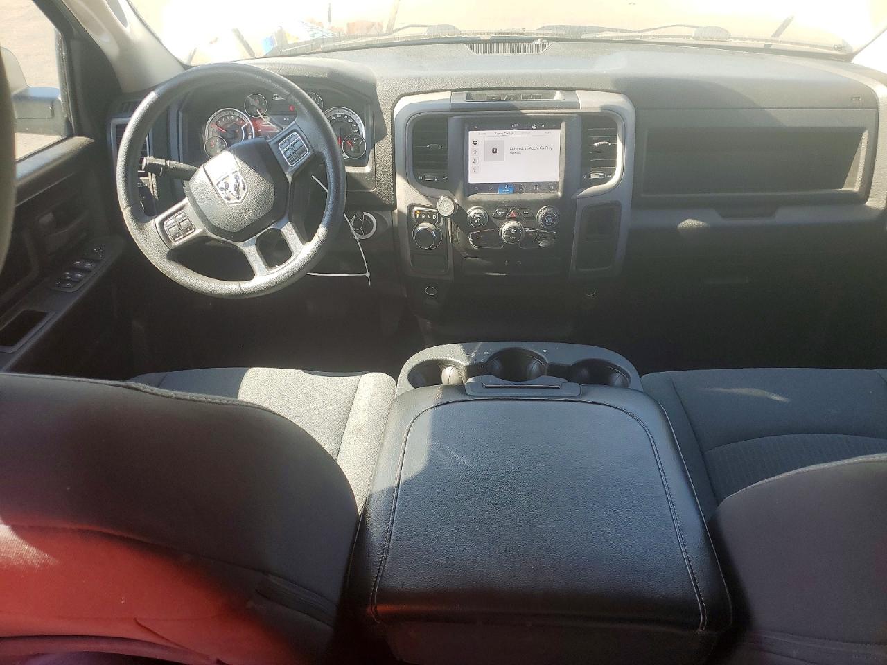 2022 RAM 1500 CLASSIC photo 22