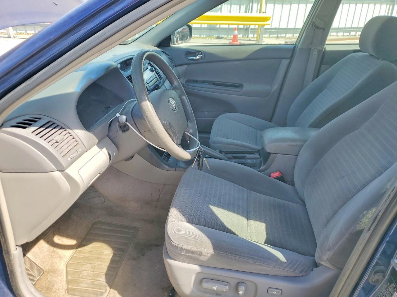 2005 TOYOTA CAMRY LE photo 13