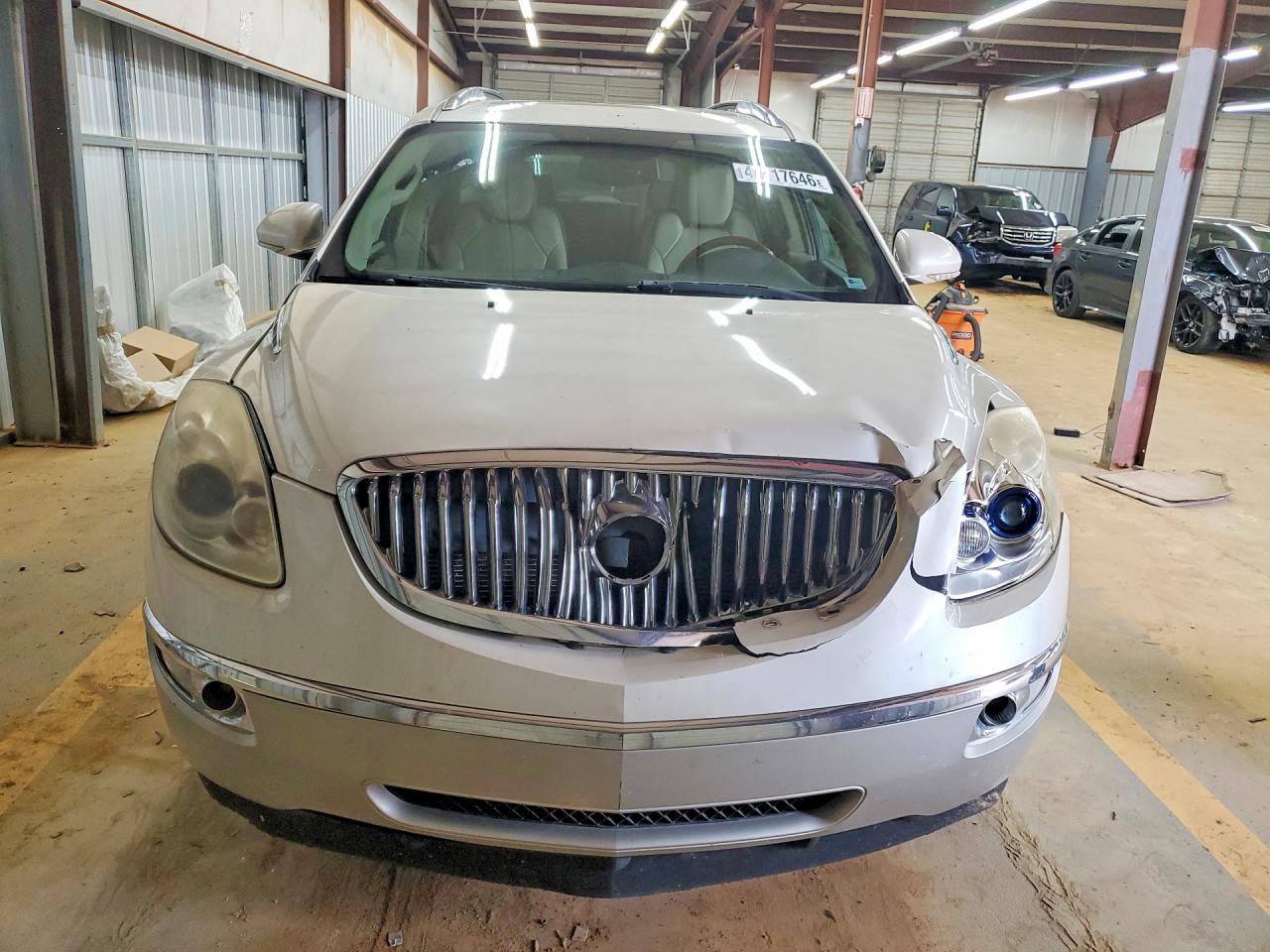 2010 BUICK ENCLAVE CXL photo 5