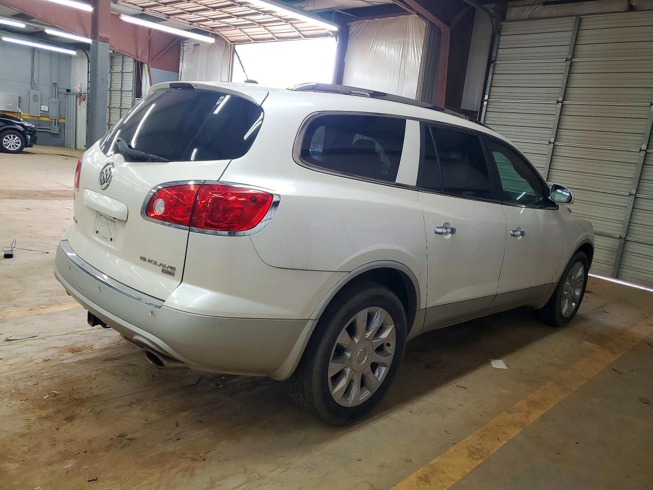 2010 BUICK ENCLAVE CXL photo 3