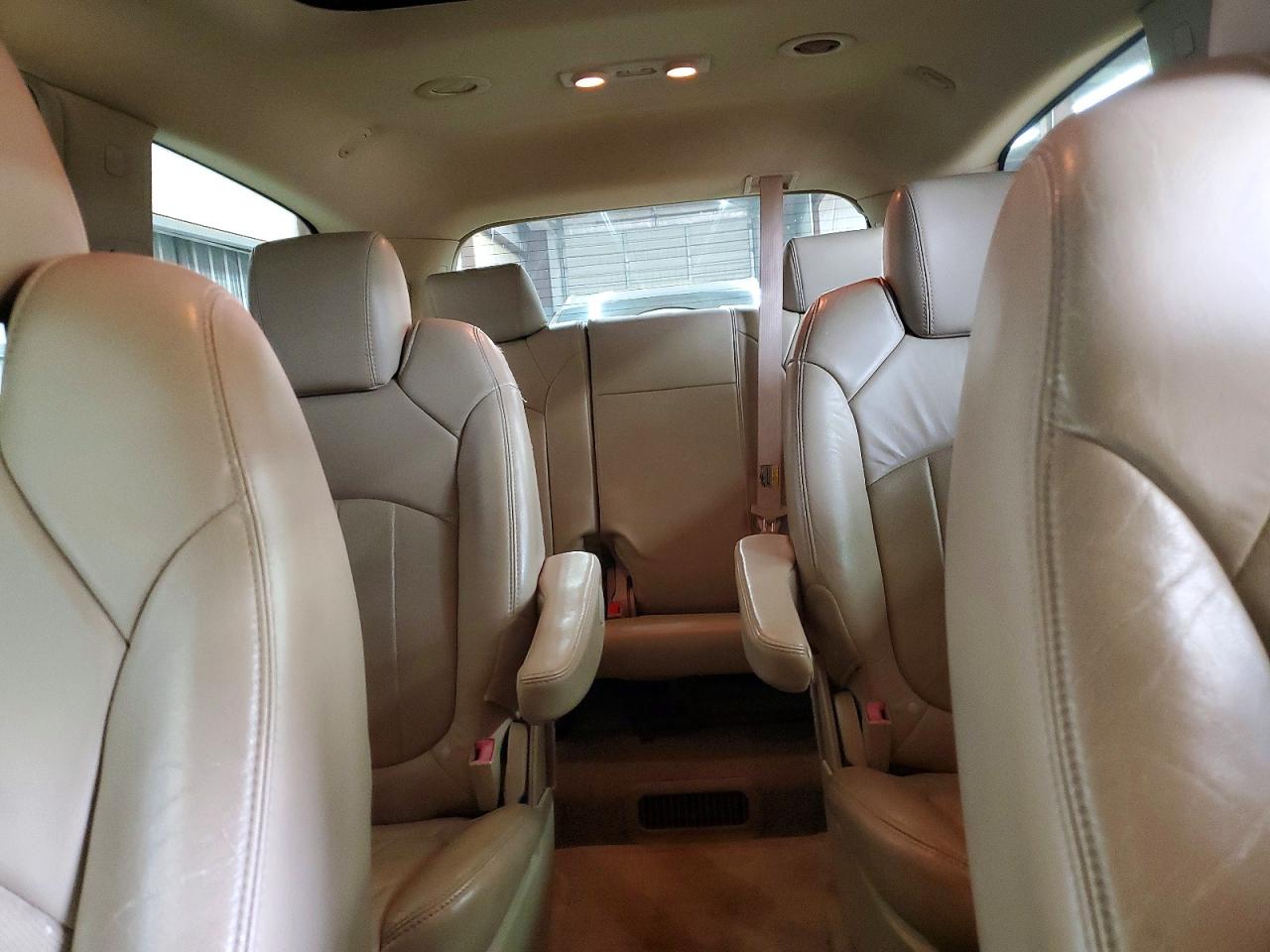 2010 BUICK ENCLAVE CXL photo 10