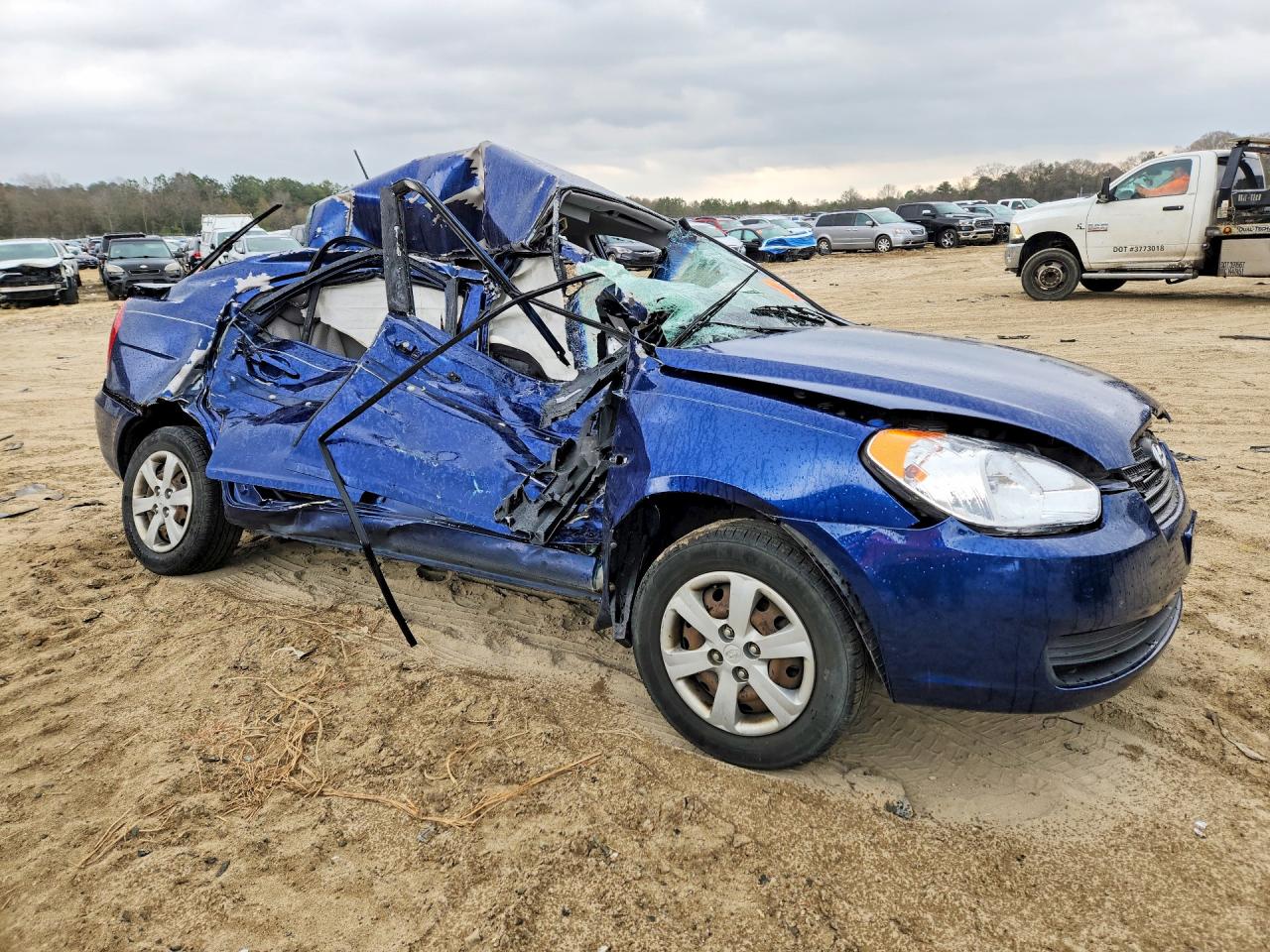 2009 HYUNDAI ACCENT MC photo 4