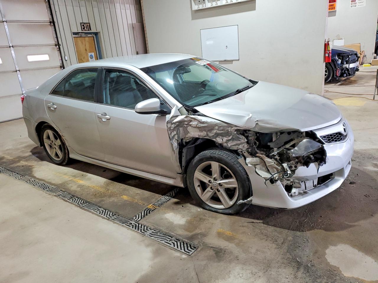 2012 TOYOTA CAMRY SE photo 10