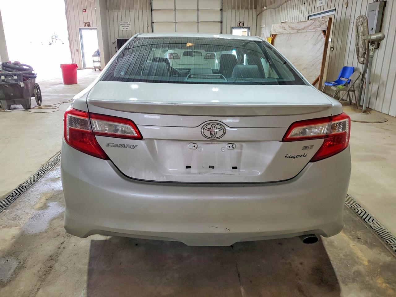 2012 TOYOTA CAMRY SE photo 16