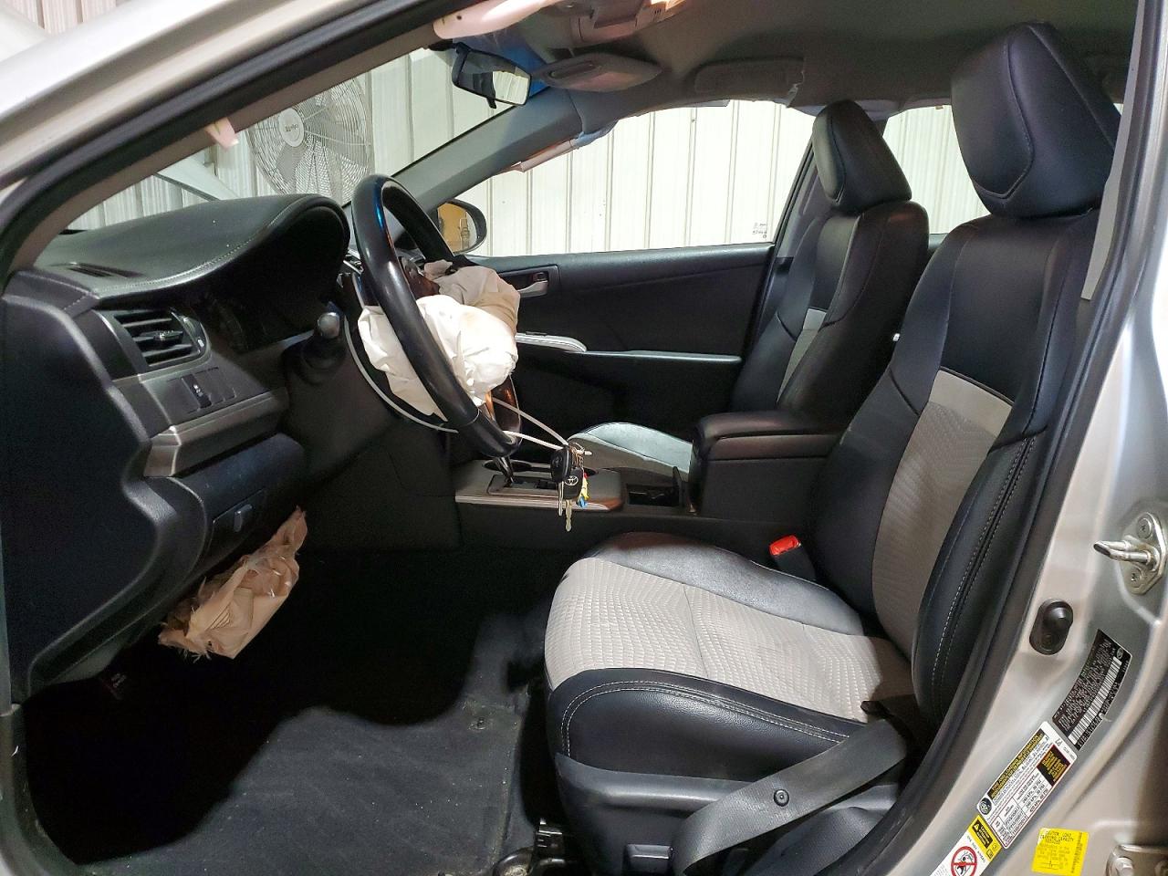 2012 TOYOTA CAMRY SE photo 19