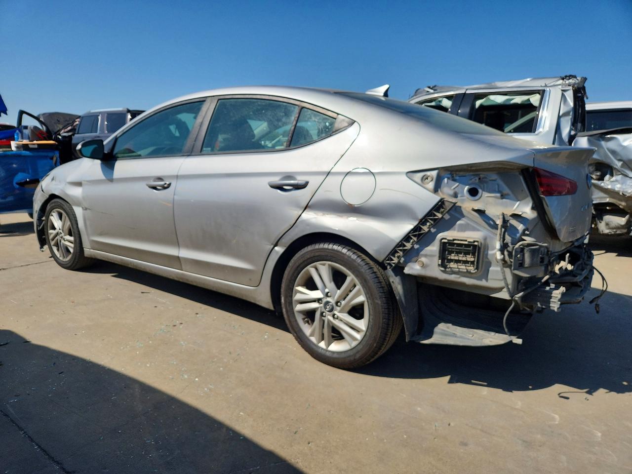 2020 HYUNDAI ELANTRA SEL photo 3