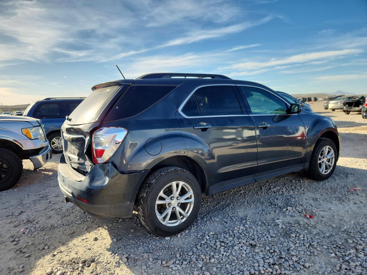 2017 CHEVROLET EQUINOX LT photo 5