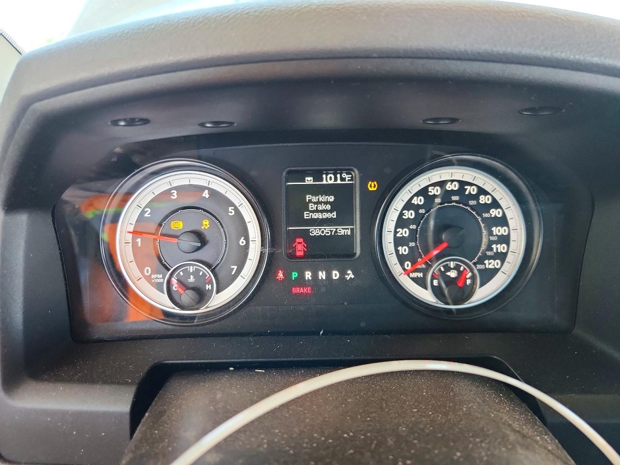 2015 RAM 1500 ST photo 17