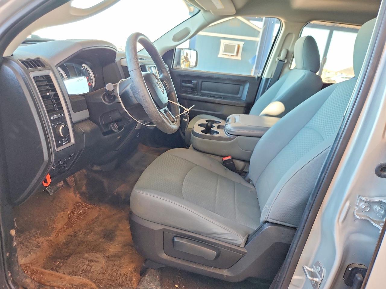 2015 RAM 1500 ST photo 13