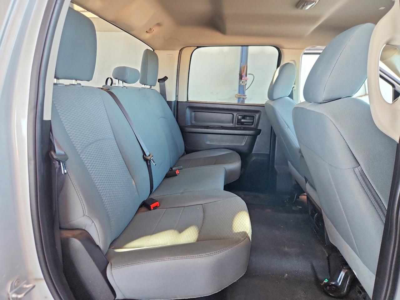 2015 RAM 1500 ST photo 19