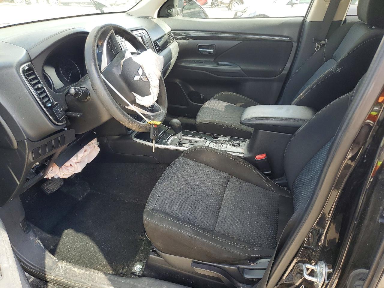 2019 MITSUBISHI OUTLANDER SE photo 7