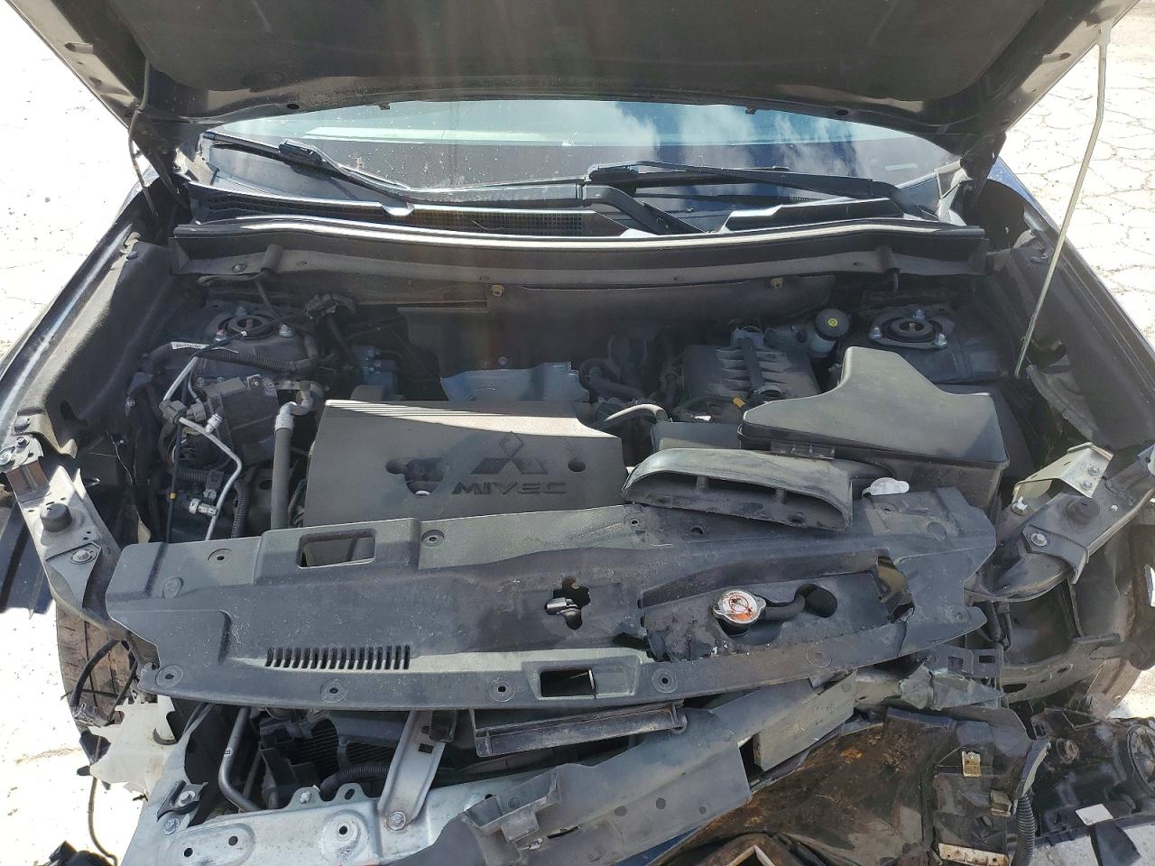 2019 MITSUBISHI OUTLANDER SE photo 12