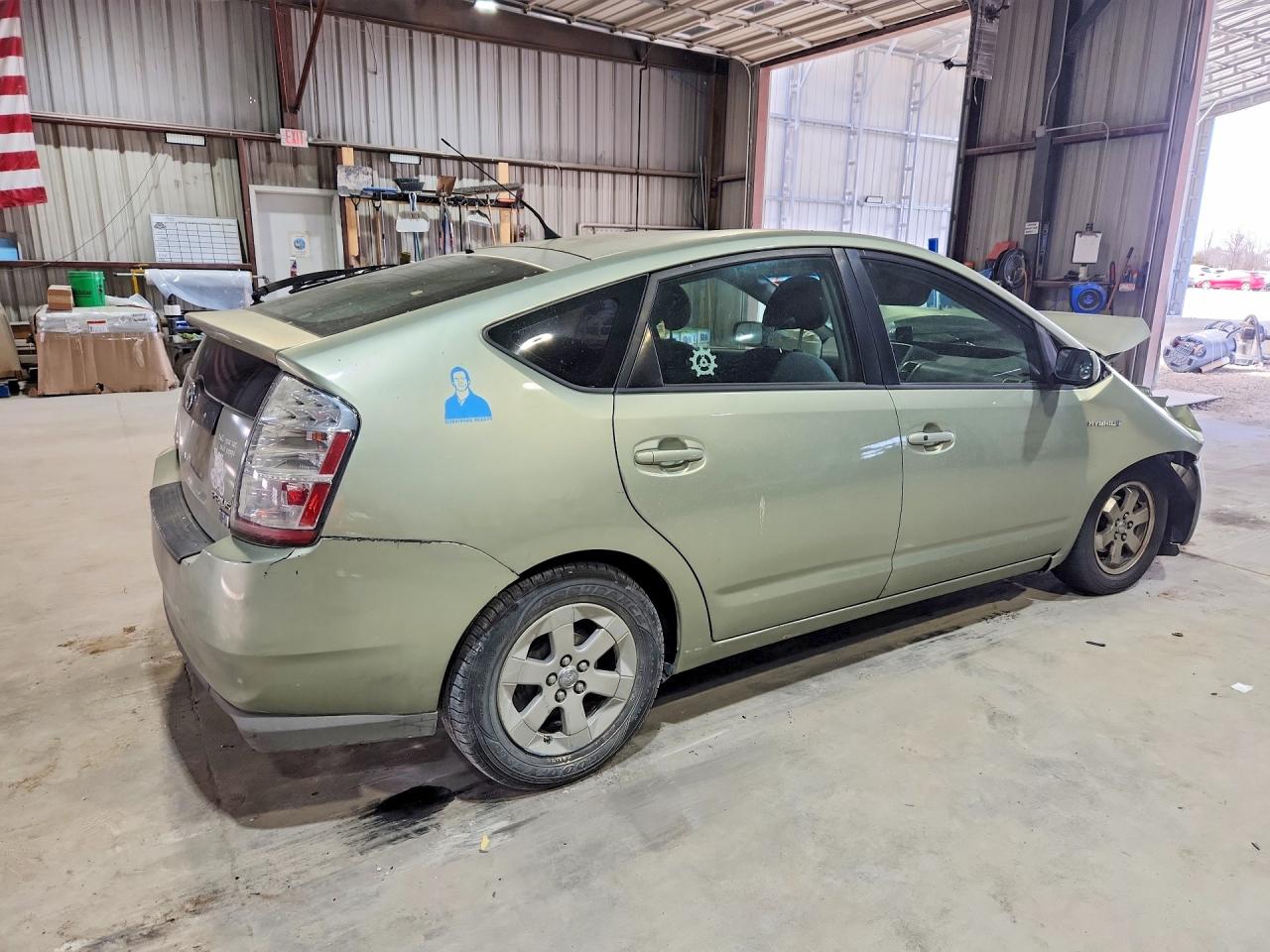 2008 TOYOTA PRIUS BASE photo 3