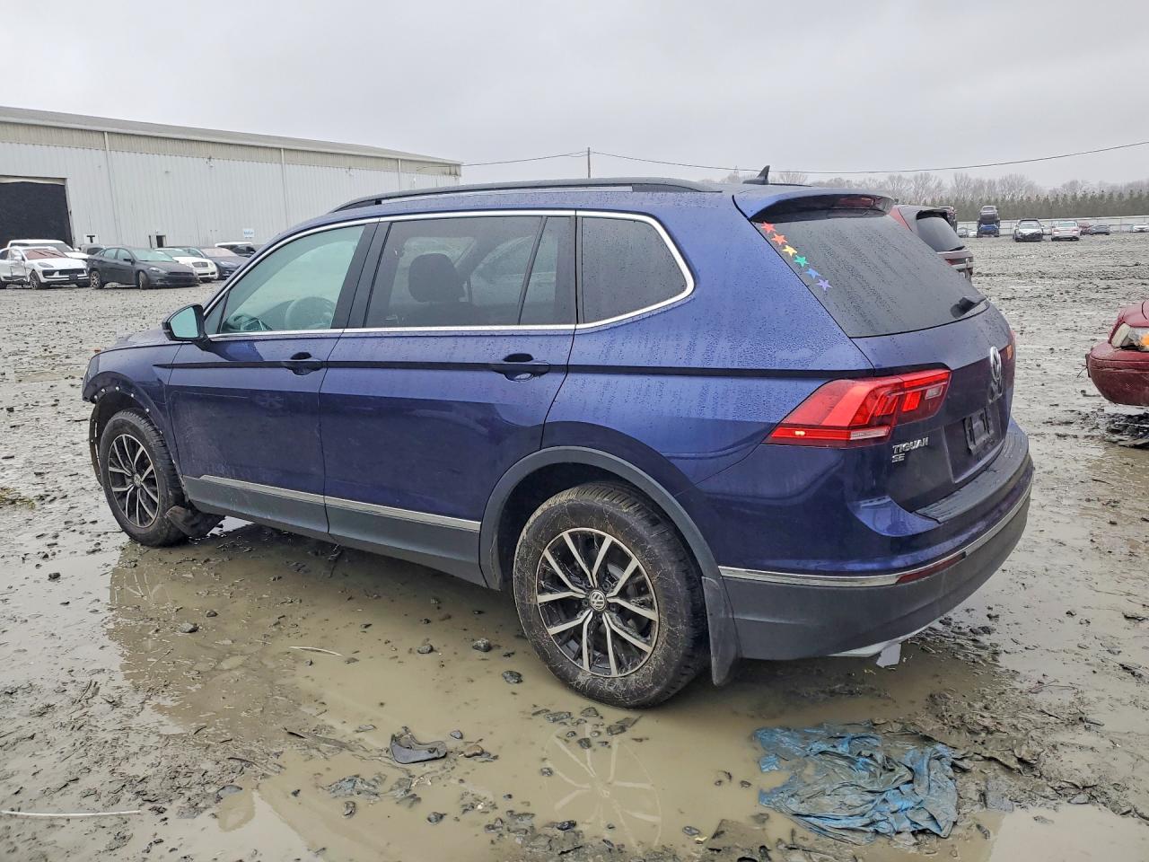 2021 VOLKSWAGEN TIGUAN SE photo 2