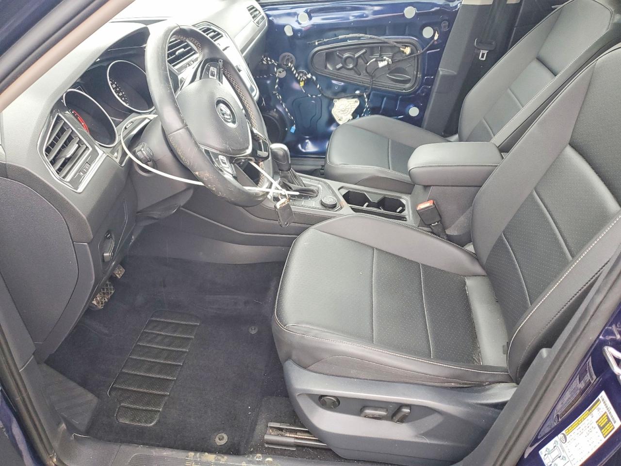 2021 VOLKSWAGEN TIGUAN SE photo 7