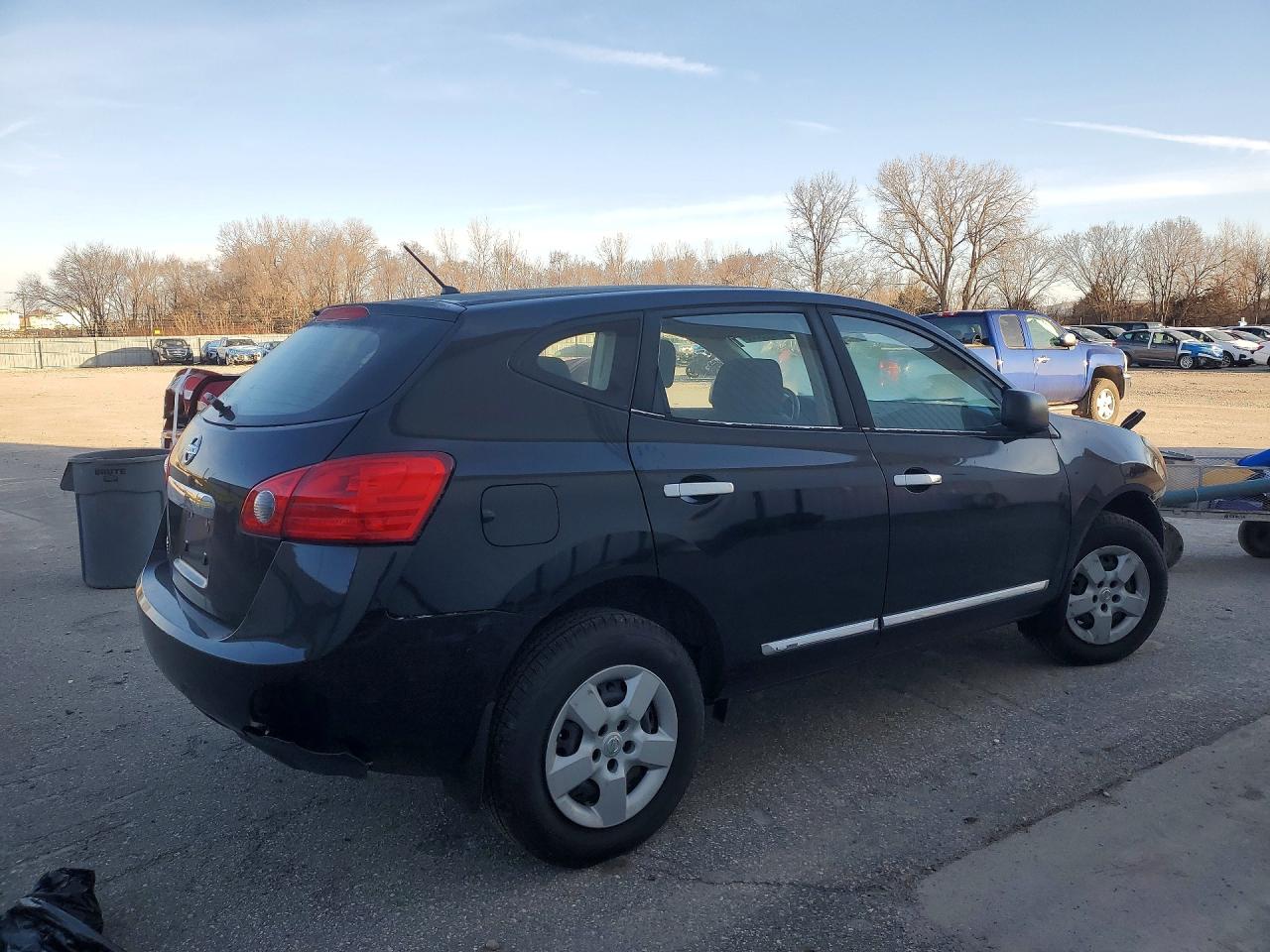 2015 NISSAN ROGUE SELECT S photo 5