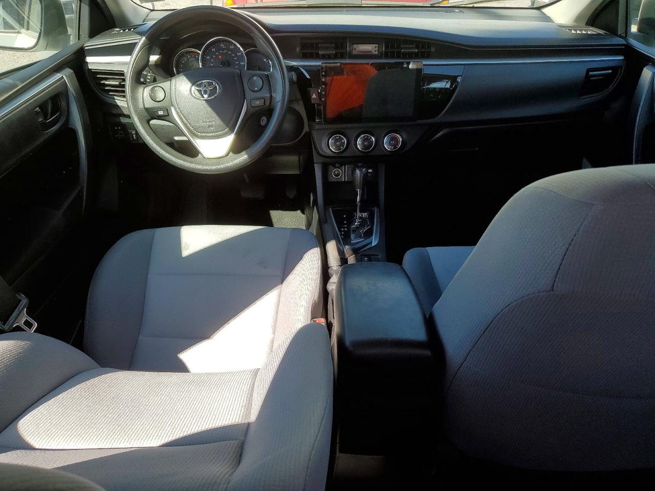 2015 TOYOTA COROLLA L photo 22