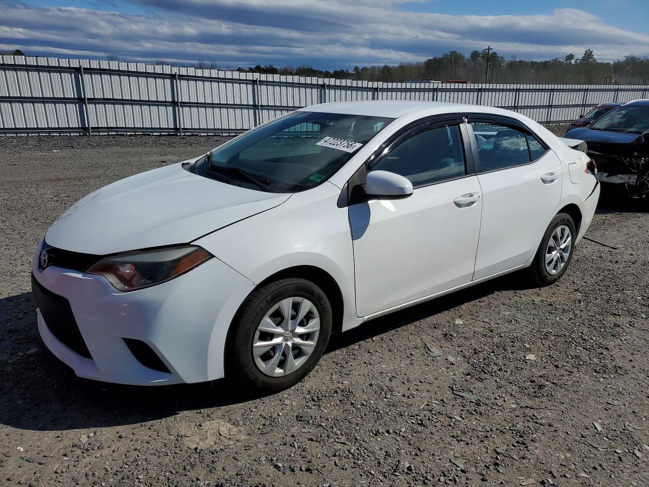 2015 TOYOTA COROLLA L photo 2