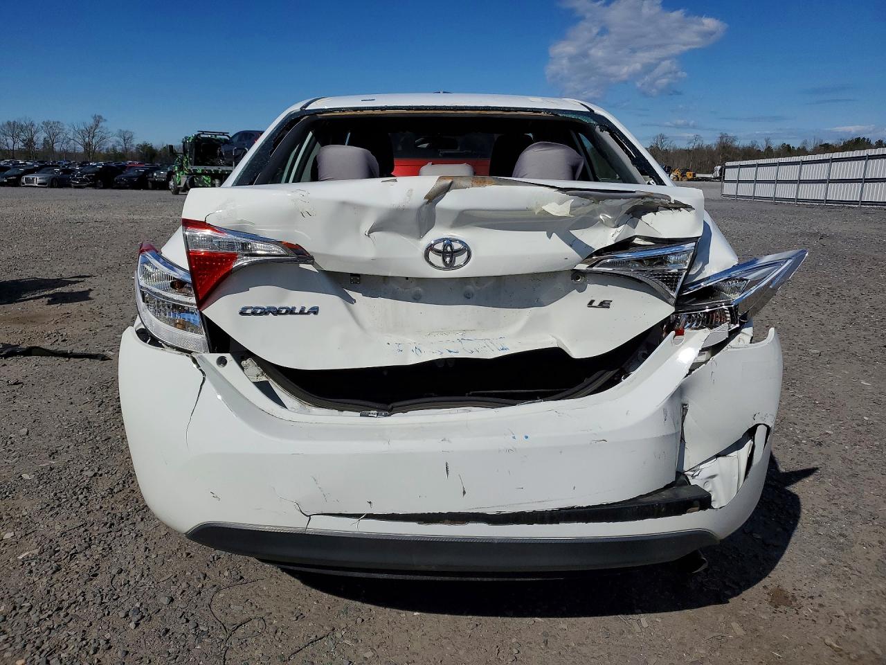 2015 TOYOTA COROLLA L photo 16