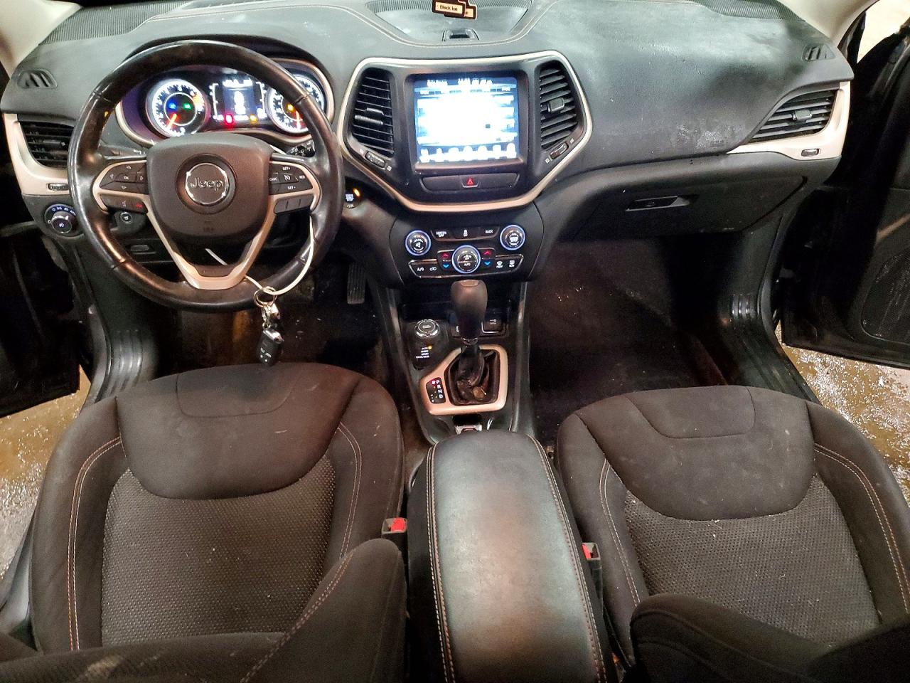 2017 JEEP CHEROKEE LATITUDE photo 15