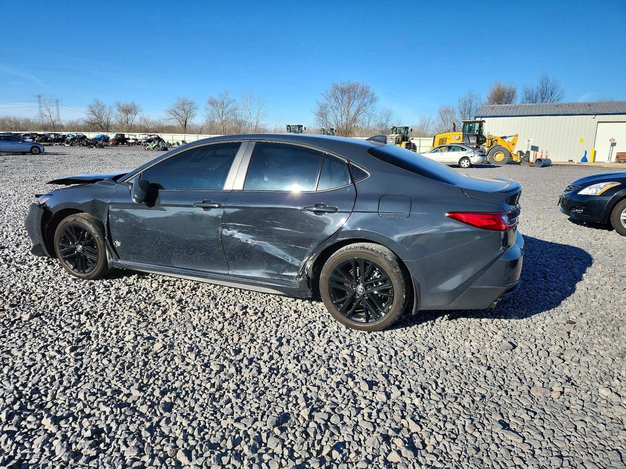 2025 TOYOTA CAMRY SE photo 3