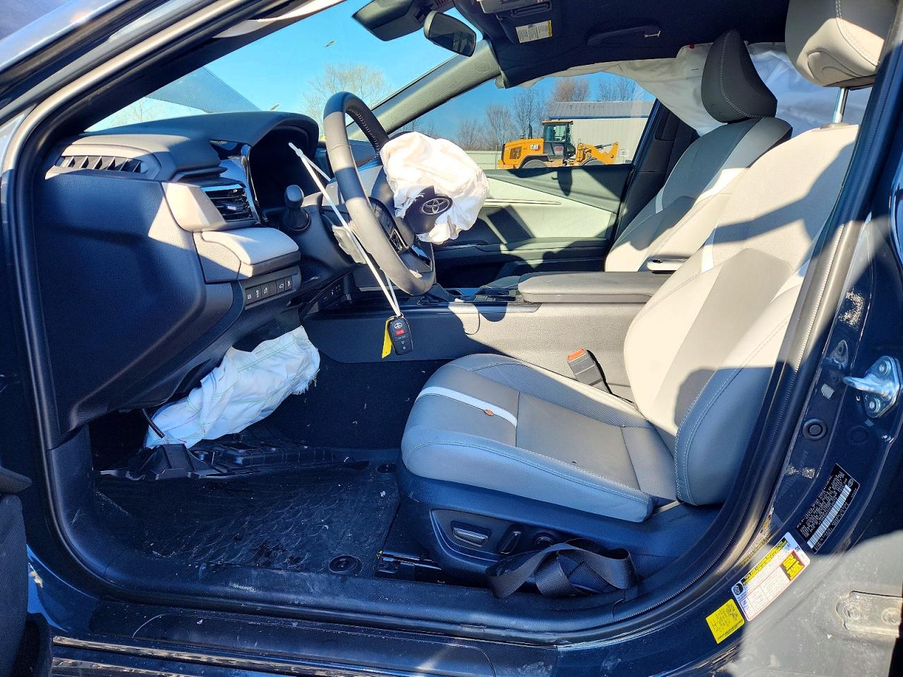 2025 TOYOTA CAMRY SE photo 13