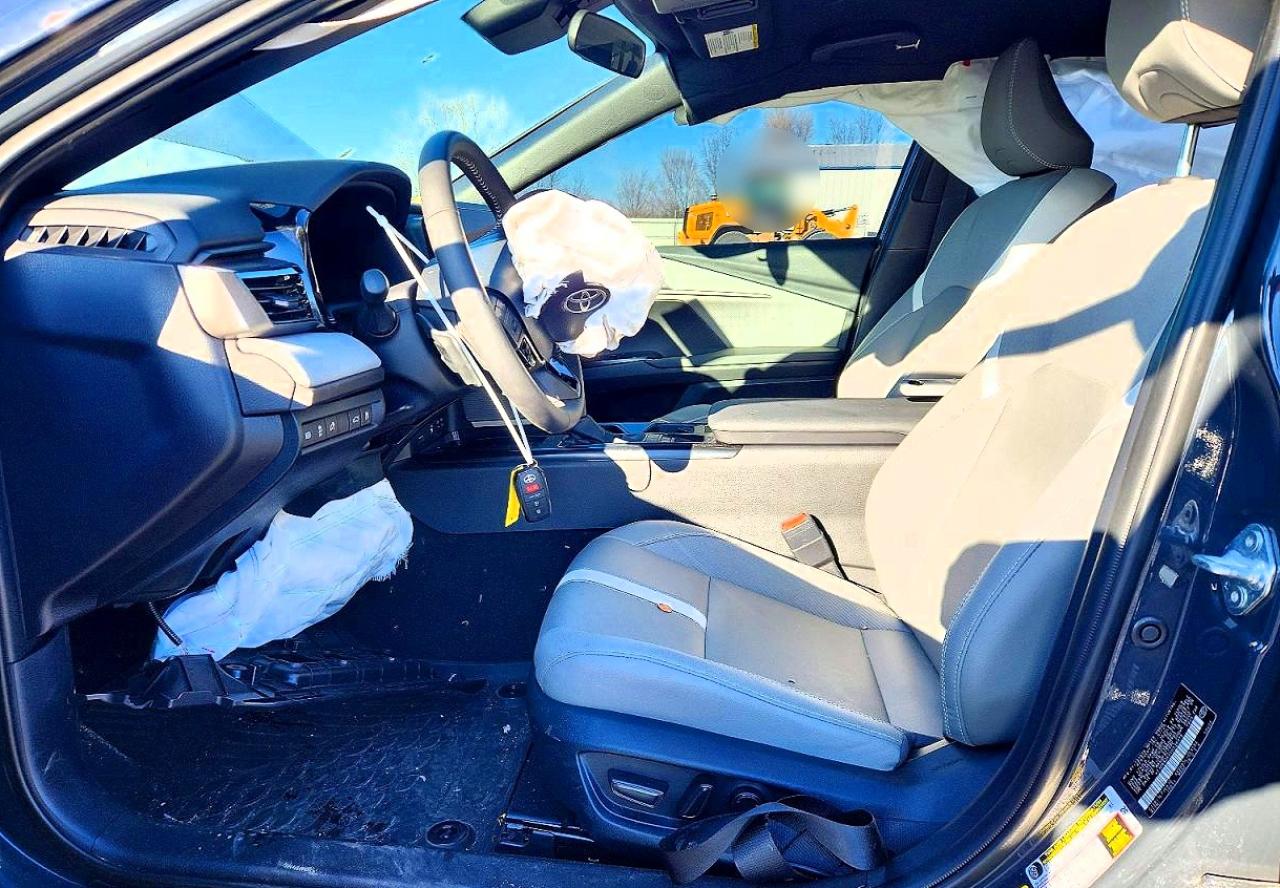 2025 TOYOTA CAMRY SE photo 14