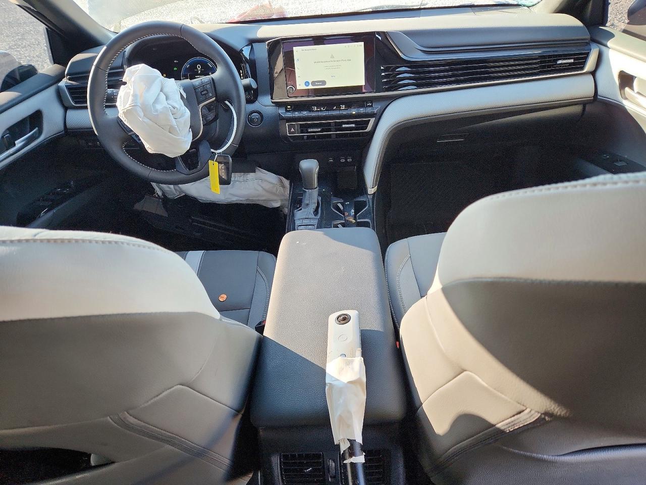 2025 TOYOTA CAMRY SE photo 15