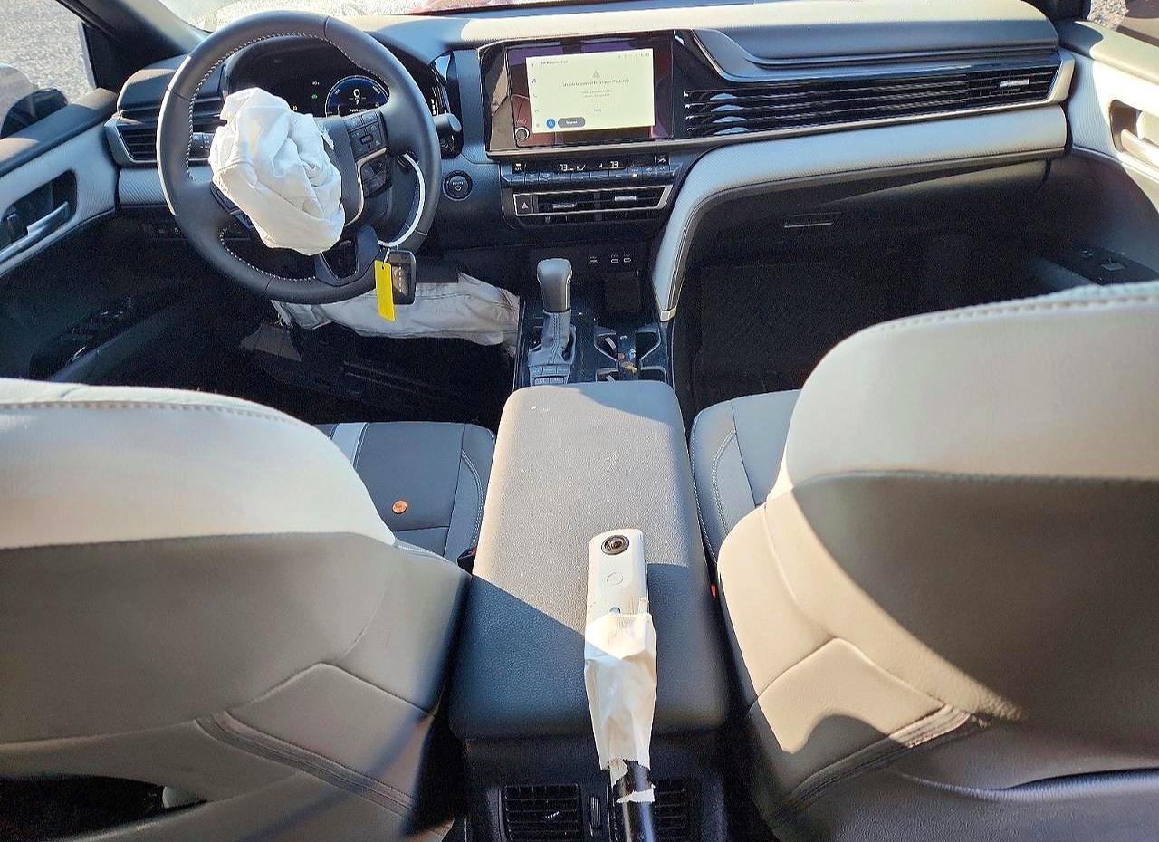 2025 TOYOTA CAMRY SE photo 16