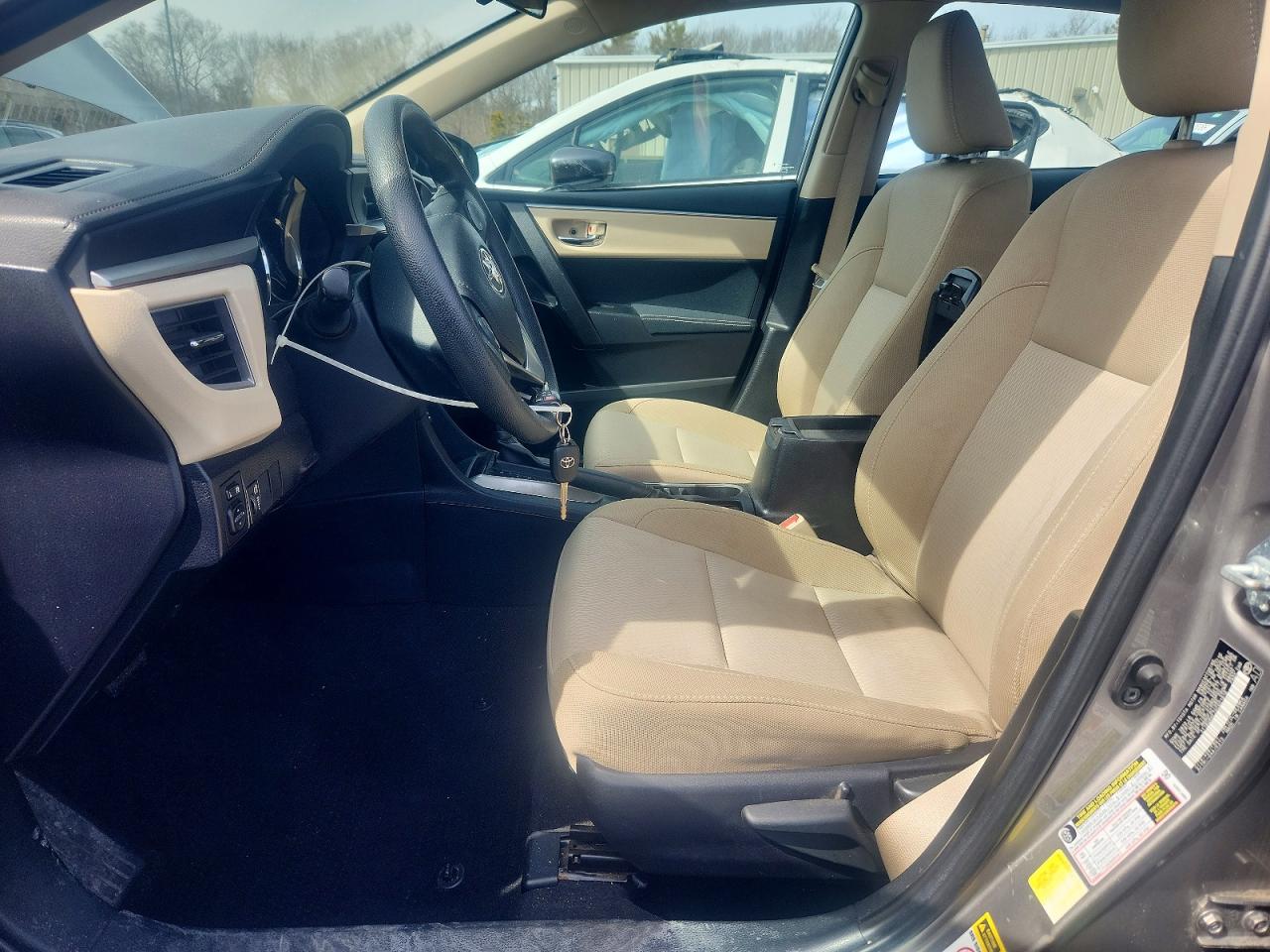 2016 TOYOTA COROLLA LE photo 13